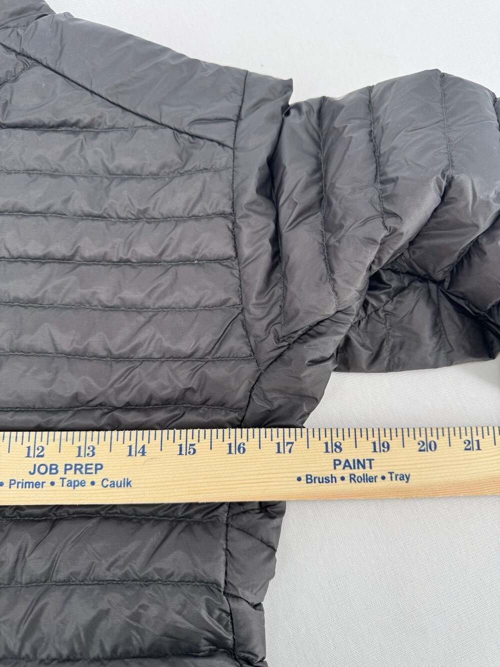 Arc'teryx Women's Quilted Full Zip Puffer Jacket Black with Teal Zippers - Picture 8 of 10